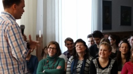 Szymon Hołownia o tym, co najważniejsze w życiu - O fundacji Kasisi, papieżu Franciszku i o tym, co ważne w życiu rozmawiali uczniowie Zespołu Szkół Społecznych STO z Szymonem Hołownią, absolwentem tej szkoły.