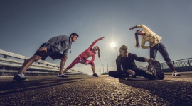 Wskazówki żywieniowe dla młodych sportowców - Aktywność fizyczna dzieci i młodzieży to najlepszy sposób wsparcia ich prawidłowego rozwoju. Jednak, aby w pełni wykorzystać ich sportowy potencjał niezbędne jest połączenie pasji do sportu z dbałością o odpowiednio zbilansowaną dietę.