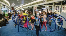 Roztańczone Mikołajki w Porcie Łódź - Port Łódź zaprasza najmłodszych na Mikołajki w tanecznym klimacie. Podczas czterech dni wspólnej zabawy – od 3 do 6 grudnia - będzie można nauczyć się m. in. podstaw hip-hopu, tańca nowoczesnego, a także baletu. Wydarzenie jest bezpłatne.