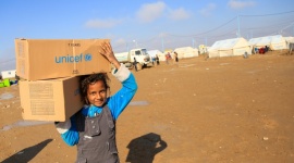 Niemal 50 mln dzieci żyje na obszarach największych kryzysów humanitarnych - W tym roku pomoc humanitarna UNICEF obejmie 48 mln dzieci żyjących na obszarach największych konfliktów zbrojnych oraz innych kryzysów humanitarnych. Aby zrealizować ten cel potrzeba 3,3 mld dolarów. Organizacja publikuje dziś swój apel.