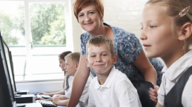 Wyniki Testu Bezpieczeństwa sprawdzającego wiedzę pierwszoklasistów - W grudniu pierwszoklasiści, już po raz ósmy, przystąpili do Ogólnopolskiego Testu Bezpieczeństwa. Odpowiedzieli na pytania sprawdzające i utrwalające ich wiedzę na temat tego, jak zachować się w różnych, niebezpiecznych sytuacjach, z jakimi mogą się spotkać.