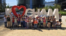 Kino dla dzieci na placu Europejskim: „Misiek w Nowym Jorku” - Ghelamco zaprasza najmłodszych miłośników bajek na plac Europejski. Wakacyjny poranek uprzyjemni animacja pt. „Misiek w Nowym Jorku”, opowiadająca o przygodach Norma – białego niedźwiedzia z koła polarnego.