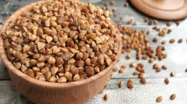 Jej wysokość Gryka - Gryka szturmem zdobywa nasze serca i stoły. Warto dowiedzieć się o tych niezwykłych nasionkach czegoś więcej ponad to, że ze względu na niezaprzeczalne walory zdrowotne i smakowe warto po nie sięgać.