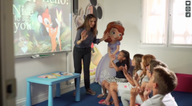 Nauka języka angielskiego połączona z zabawą dzięki Disney English! - Od początku października w sieciach szkół języków obcych Profi-Lingua oraz Empik School w 28 miastach ruszają kursy języka angielskiego dla dzieci w wieku 4-7 lat prowadzone metodą Disney English.