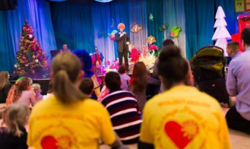 Choinka dla podopiecznych Fundacji „Pomóż Im”