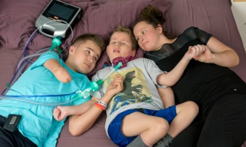 Pomaganie przez… udostępnianie