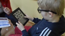 SOS dla Wzroku - dobroczynne wsparcie prawidłowego widzenia u dzieci - Każdy ma prawo do zobaczenia świata wyraźniej - szczególnie dzieci i młodzież, dla których prawidłowe widzenie to lepszy start w przyszłość. SOS dla Wzroku to akcja, w ramach której prowadzone są bezpłatne badania wzroku.