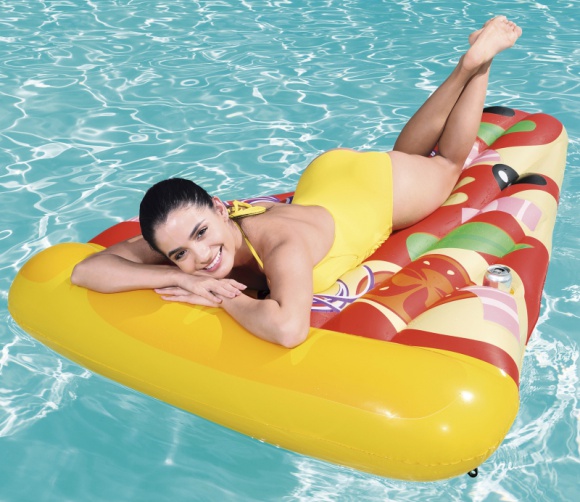 Lato pełne słońca i dobrej zabawy razem z Netto - Nasze pociechy rozpoczęły dwa miesiące nieustających wakacji i radosnej zabawy! W Netto od 25 czerwca, znajdziemy produkty, dzięki którym spełnimy marzenia naszych dzieci o prawdziwej letniej krainie zabaw – baseny, zjeżdżalnie, materace, a także całą masę kolorowych akcesoriów.