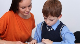 DLACZEGO NAUCZANIE DWUJĘZYCZNE TO PRZYSZŁOŚĆ EDUKACJI? - Warto zapewnić swemu dziecku dobry start w przyszłość i od najmłodszych lat uczyć go języków obcych. Najszybciej i najefektywniej przyswoi je w dwujęzycznym przedszkolu i szkole.