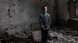 UNICEF apeluje o pomoc dla 41 mln dzieci na świecie - Miliony dzieci żyją w krajach ogarniętych konfliktami lub dotkniętych przez katastrofy naturalne. Najmłodsi często nie mają dostępu do podstawowych usług. UNICEF zaapelował dziś o 3,9 mld dolarów niezbędnych, aby w tym roku nieść pomoc dzieciom w kryzysach humanitarnych.