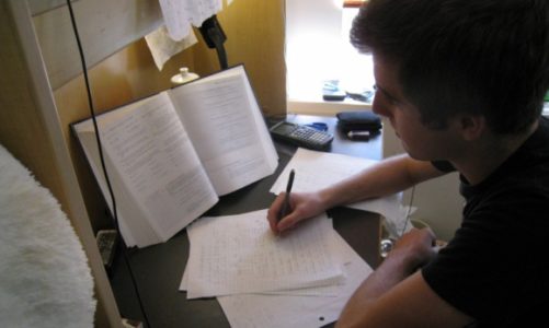 Jak warszawscy uczniowie przygotowują się do egzaminu ósmoklasisty?