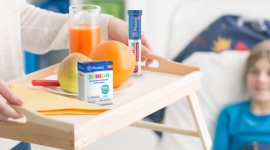 Recepta na regenerację organizmu malucha po chorobie - Za oknem jesień w pełni i coraz częściej witają nas szare i deszczowe poranki. Przy częstych wahaniach temperatury na zewnątrz, ciężko uchronić malucha przed infekcją.