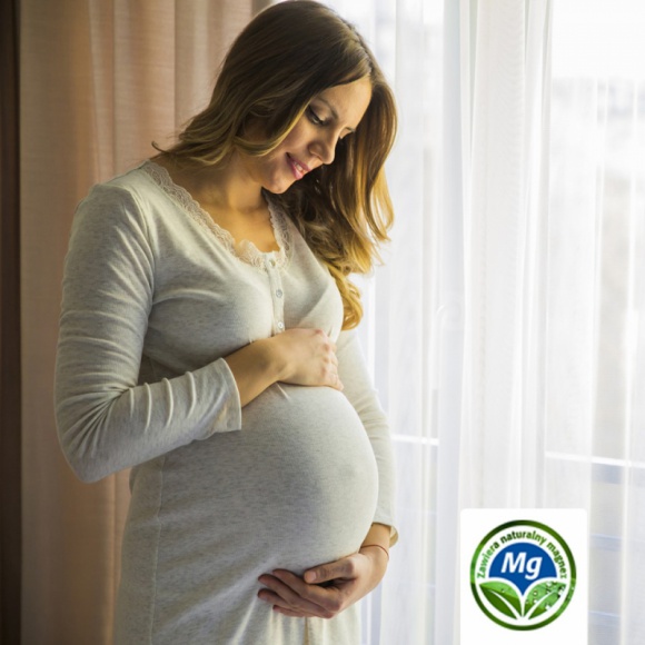 Magnez dla przyszłej mamy - Ciąża i karmienie piersią to wyjątkowy, ale też wymagający czas dla kobiety. Jej tryb życia i codzienna dieta mają wówczas ogromny wpływ również na dziecko. Dlatego tak istotne jest, by w okresie tym szczególnie zadbać o dostarczenie wszystkich niezbędnych substancji odżywczych.