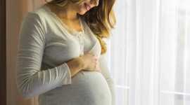 Magnez dla przyszłej mamy - Ciąża i karmienie piersią to wyjątkowy, ale też wymagający czas dla kobiety. Jej tryb życia i codzienna dieta mają wówczas ogromny wpływ również na dziecko. Dlatego tak istotne jest, by w okresie tym szczególnie zadbać o dostarczenie wszystkich niezbędnych substancji odżywczych.