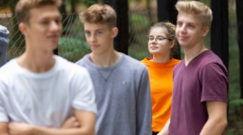 Pokolenie Z: uczy się, studiuje, wchodzi na rynek pracy. A jak lubi odpoczywać? - Najstarsi przedstawiciele pokolenia Z skończą w tym roku 25 lat. Nazywani są również generacją C od angielskiego słowa connected, odnoszącego się do ich przyzwyczajeń – ciągłego dostępu do informacji, „podłączenia” do mediów i budowania relacji on-line.