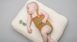 Poznaj 6 niezawodnych sposobów na zdrowy sen małego dziecka - Marzenie wielu rodziców jest czasem bardzo prozaiczne… wyspać się