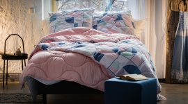 Jak przygotować sypialnię alergika na powrót do szkoły? - Choć wakacje w pełni, nieuchronnie zbliża się początek roku szkolnego. Warto zatem zadbać o to, by wykorzystać pozostały czas wolny na regenerację. Wiadomo, że szczególnie ważny dla organizmu dziecka jest zdrowy sen.