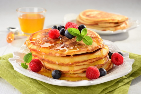 PRZEPISY na udany początek dnia - pomysły na pyszne śniadanie dla całej rodziny - Śniadanie to rodzinny rytuał, który warto kultywować w każdym domu. Niezależnie od tego, czy mamy możliwość wspólnych posiłków na co dzień, czy tylko od święta – warto spędzić tan poranny czas w gronie najbliższych.
