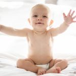 Mamo, poznaj ważne zasady przy karmieniu piersią i butelką