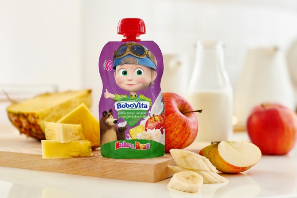 Nowe musy BoboVita Masza i Niedźwiedź - Wypróbuj z maluchem połączenie jabłka, banana, ananasa i truskawki z pysznymi napojami roślinnymi!