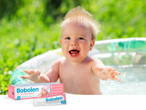 Ząbkowanie latem – jak wspierać maleństwo podczas upałów - Wyrzynanie się pierwszych ząbków to trudny okres dla całej rodziny. Dziecko ma opuchnięte dziąsła, gorączkuje i wyraźnie cierpi. Objawy te dają się we znaki szczególnie latem, kiedy upały jeszcze bardziej pogarszają samopoczucie maluszka.